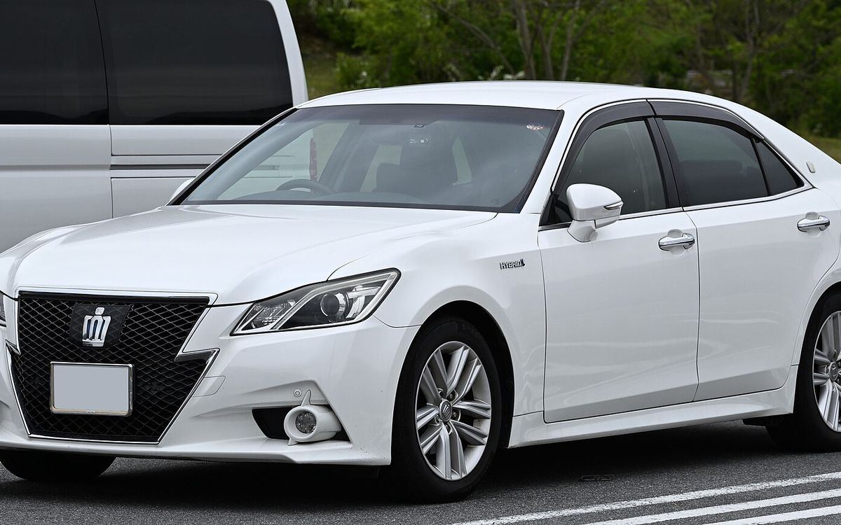 Toyota Crown sourced to order for export buyers